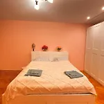 Entire Apartment In A Super Location - Cheap Monthly Rate