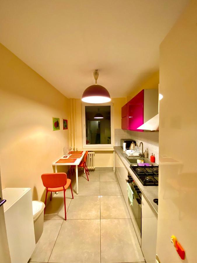 Entire In A Super Location - Cheap Monthly Rate * Krakau